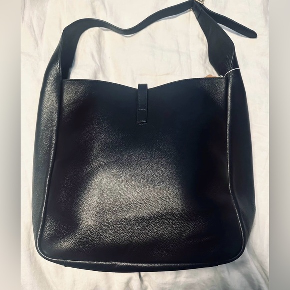 Elegant Black Hobo Bag with Gold Detail - Picture 2 of 4